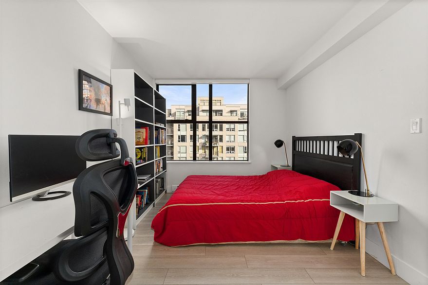 1902 989 Beatty Street