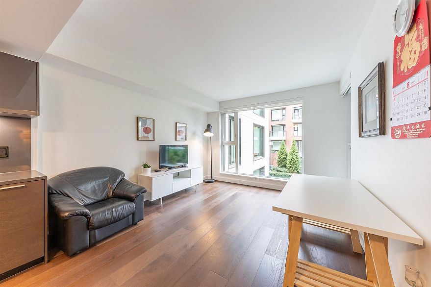 201 1561 W 57th Avenue