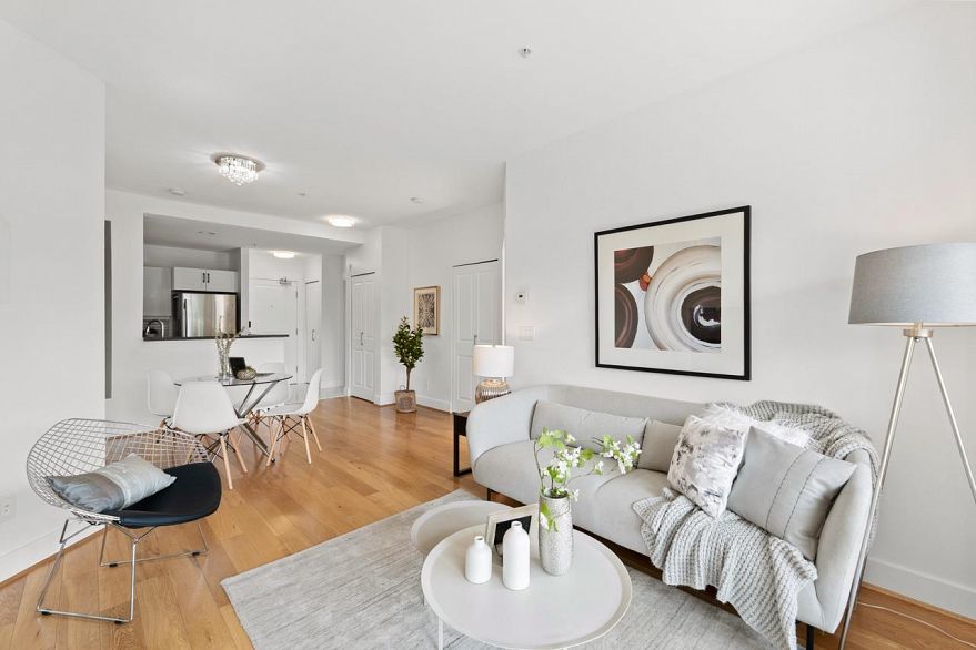 320 6328 Larkin Drive