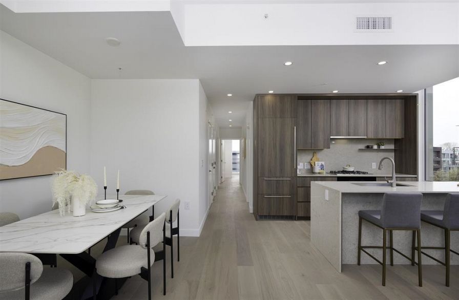 607 5212 Cambie Street