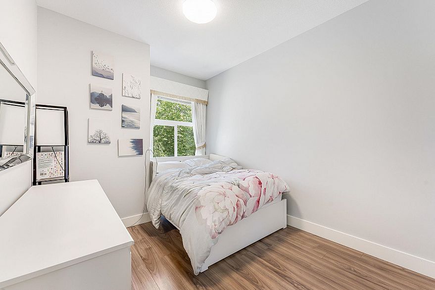 406 6328 Larkin Drive