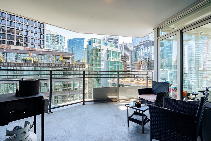 1904 1205 W Hastings Street