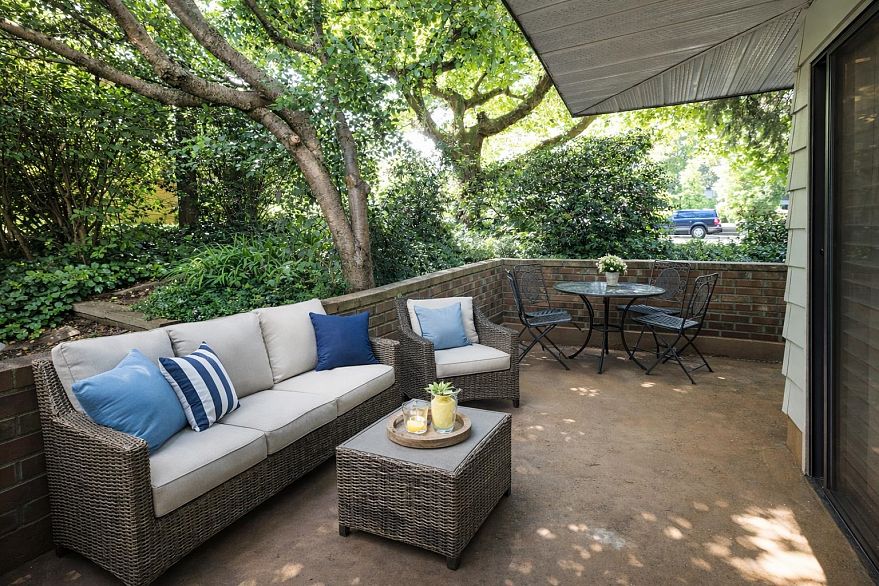 111 2330 Maple Street