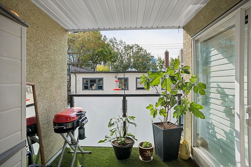 105 1554 Burnaby Street