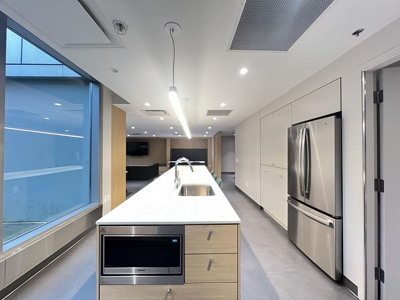 2301 161 W Georgia Street