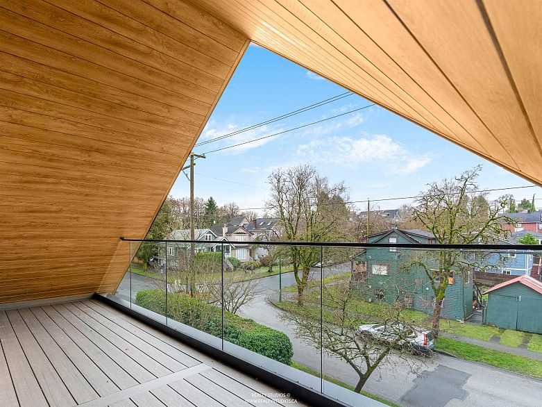 1 3118 Windsor Street