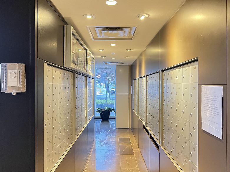 2301 161 W Georgia Street