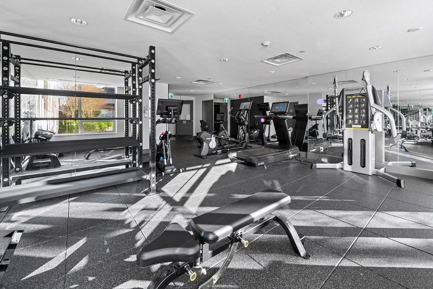 401 5033 Cambie Street