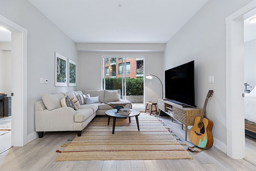 202 3588 Sawmill Crescent