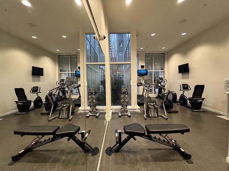 2301 161 W Georgia Street