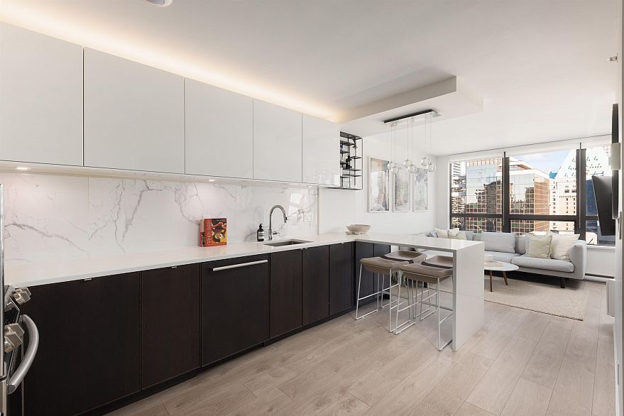 1916 938 Smithe Street