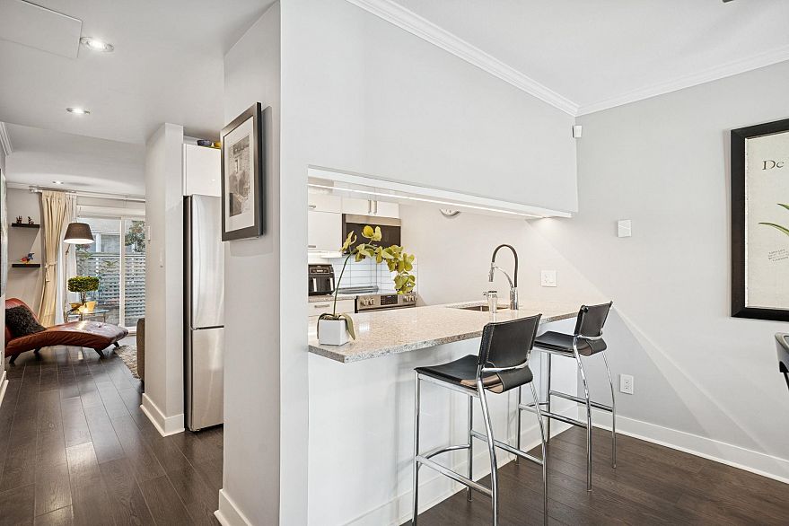 105 1554 Burnaby Street