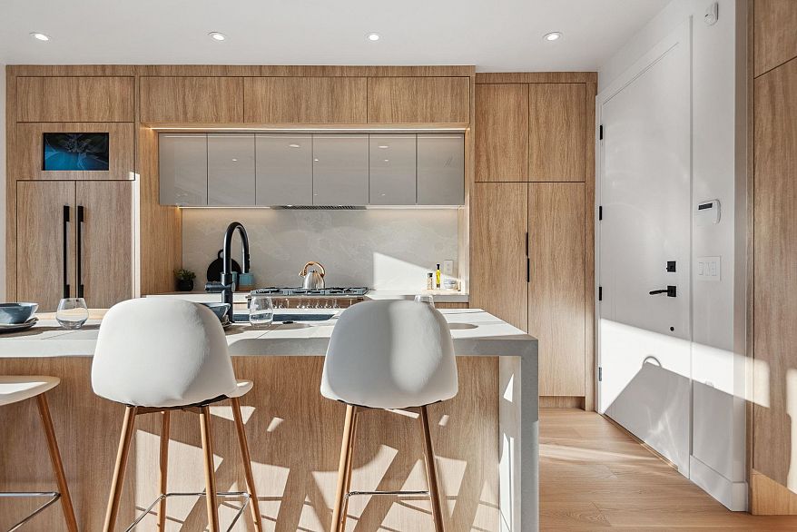 2 3620 W 20th Avenue