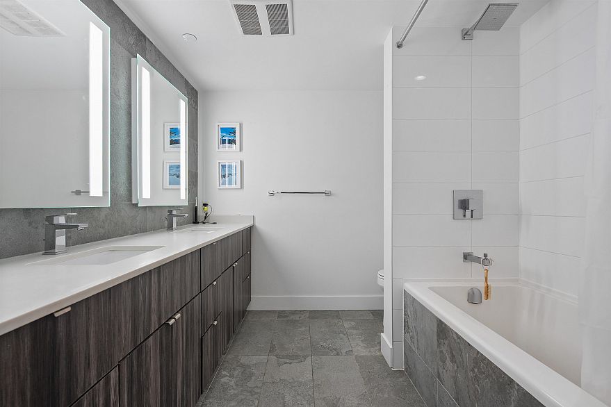 1609 1788 Columbia Street