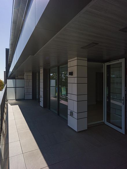 205 3636 W 39th Avenue