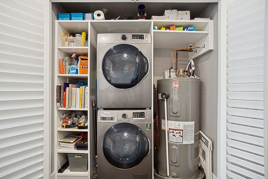 105 1554 Burnaby Street