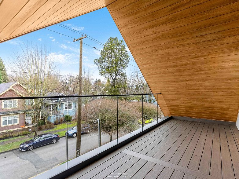 1 3118 Windsor Street