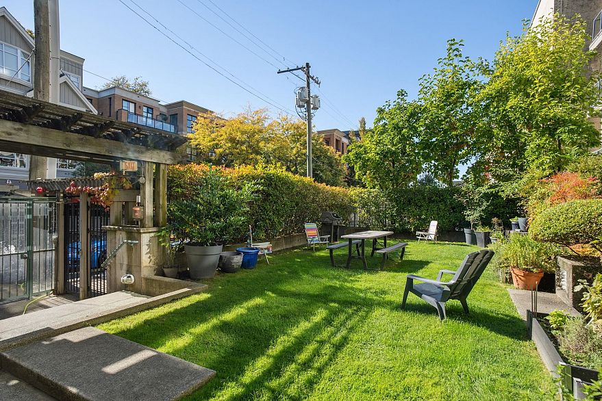 210 2028 W 11th Avenue