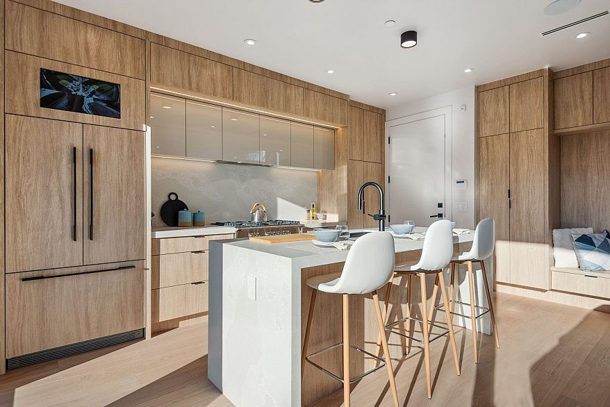 2 3620 W 20th Avenue