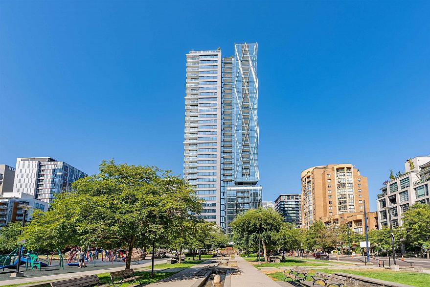 2209 1111 Richards Street