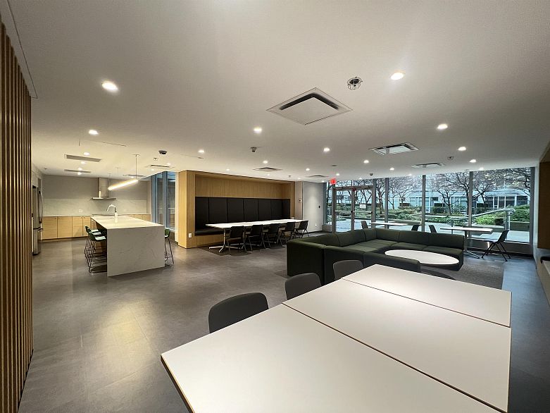 2301 161 W Georgia Street