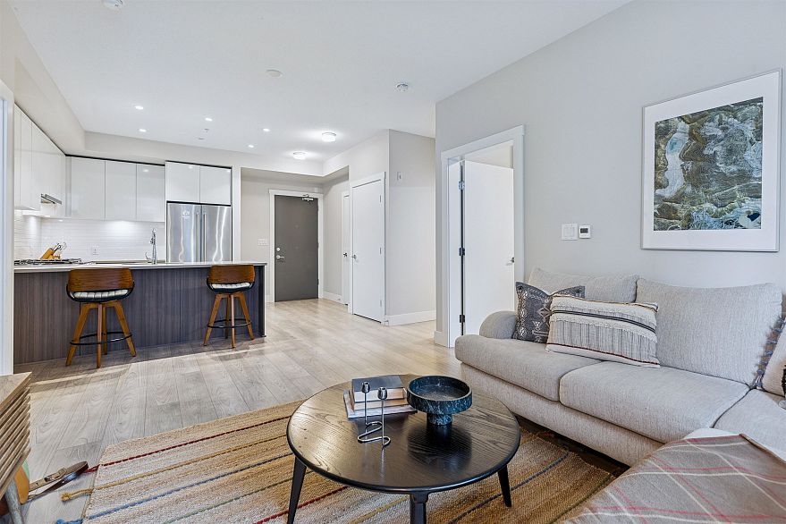 202 3588 Sawmill Crescent