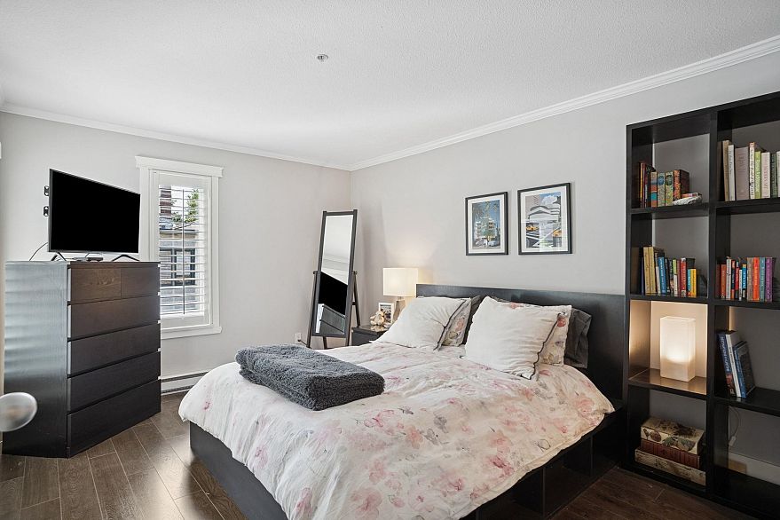 105 1554 Burnaby Street