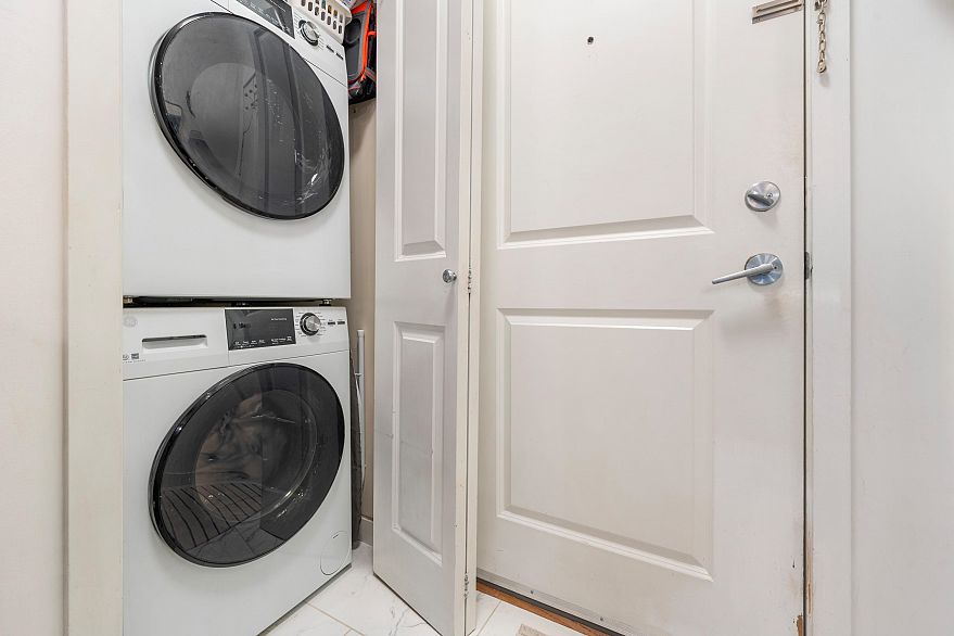 315 3551 Foster Avenue