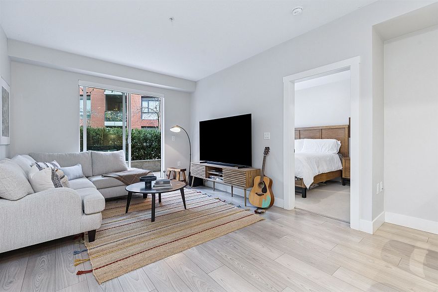 202 3588 Sawmill Crescent