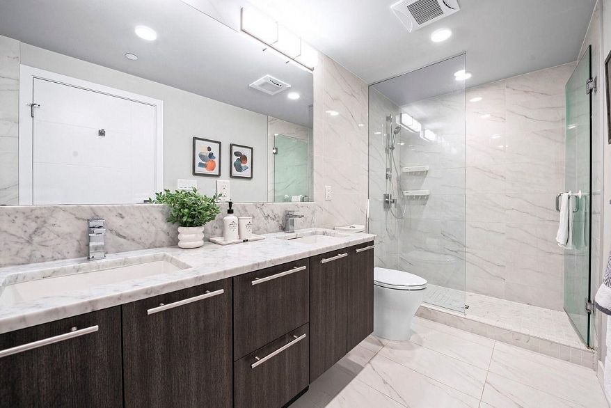 401 5033 Cambie Street