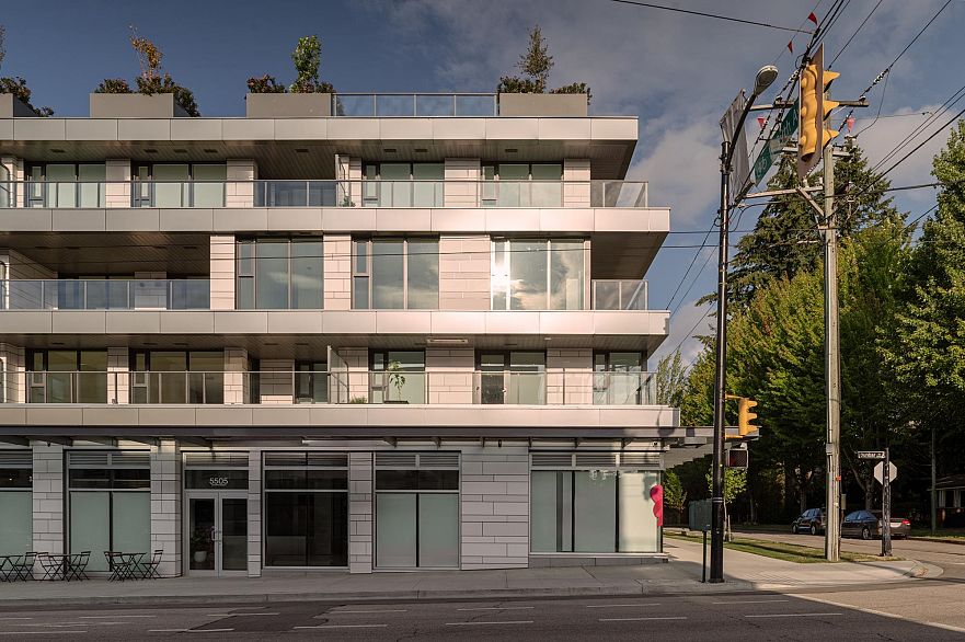 205 3636 W 39th Avenue