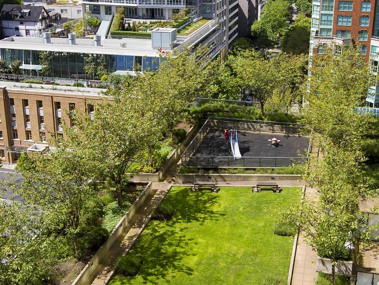 1916 938 Smithe Street