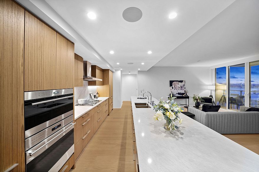 3503 1335 Howe Street