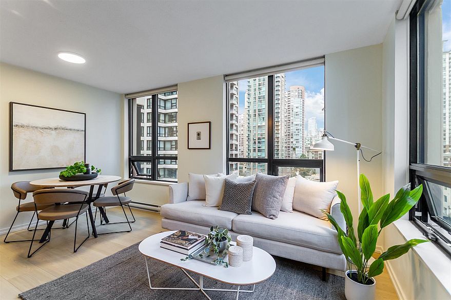 1109 909 Mainland Street