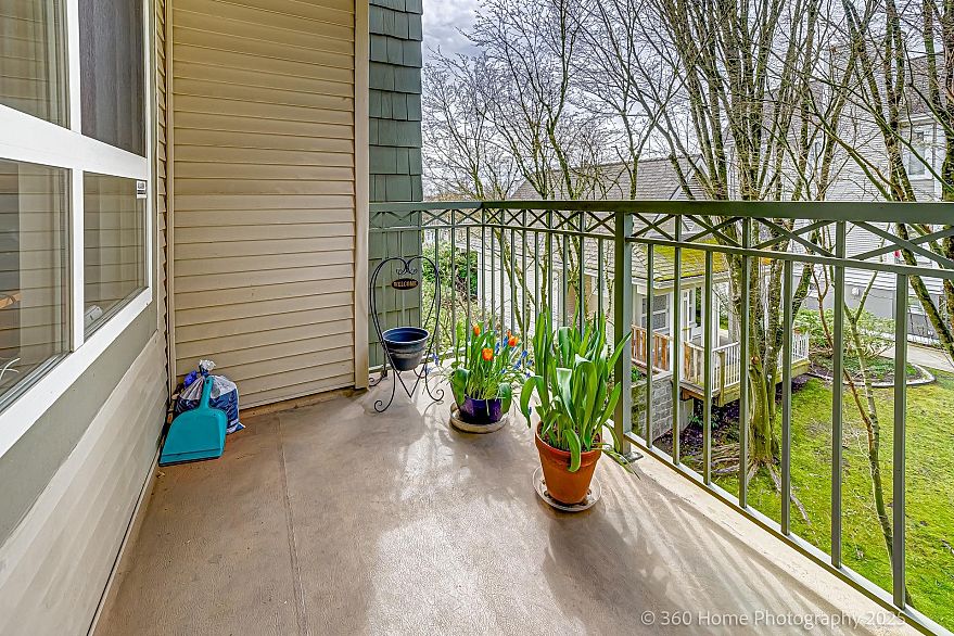 307 8495 Jellicoe Street