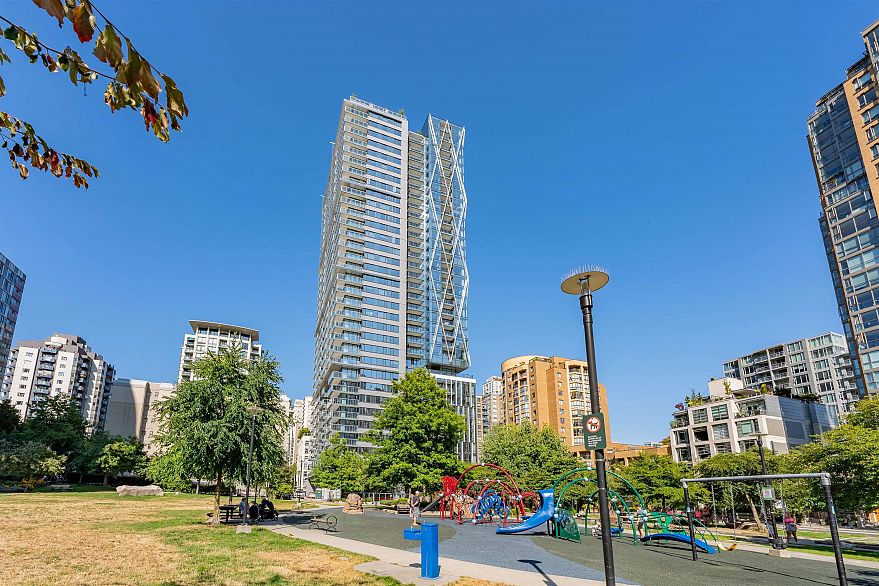 2209 1111 Richards Street