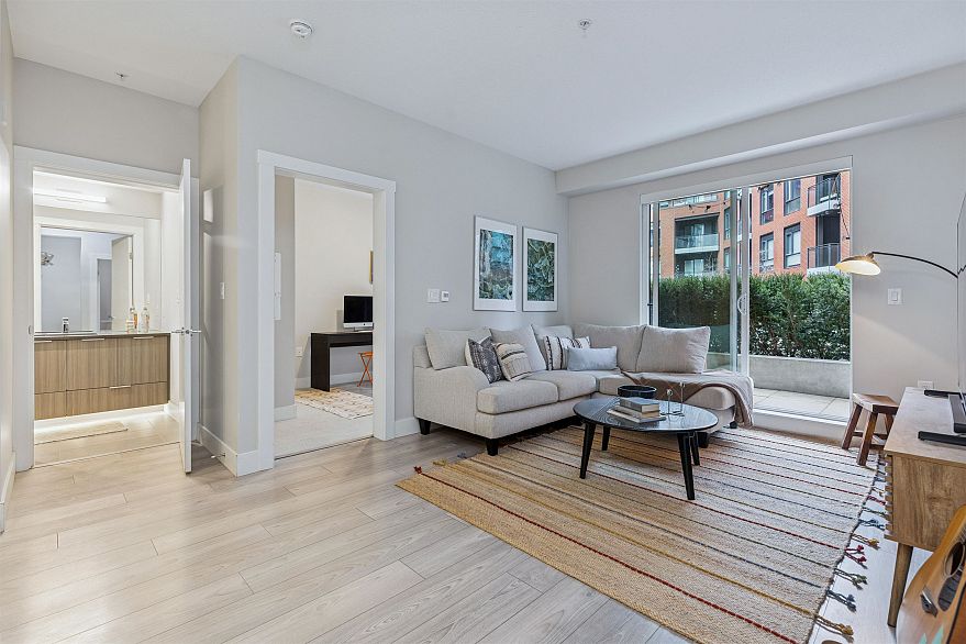 202 3588 Sawmill Crescent