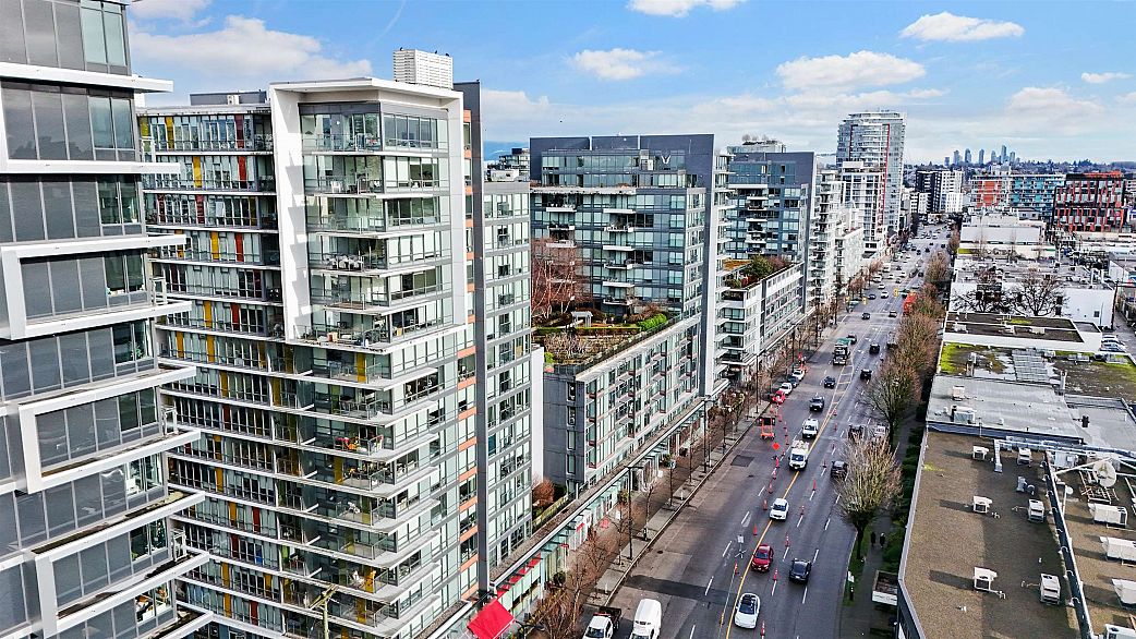 1609 1788 Columbia Street