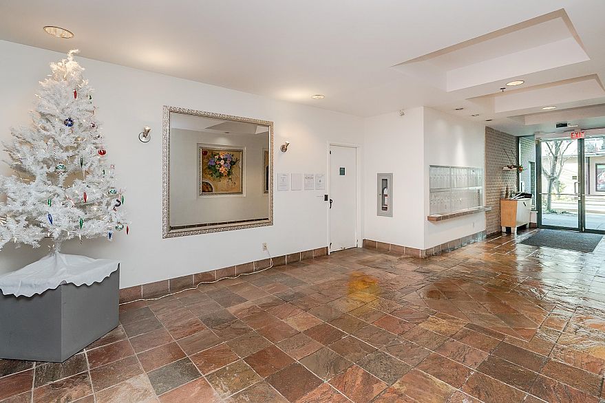 206 1688 Cypress Street