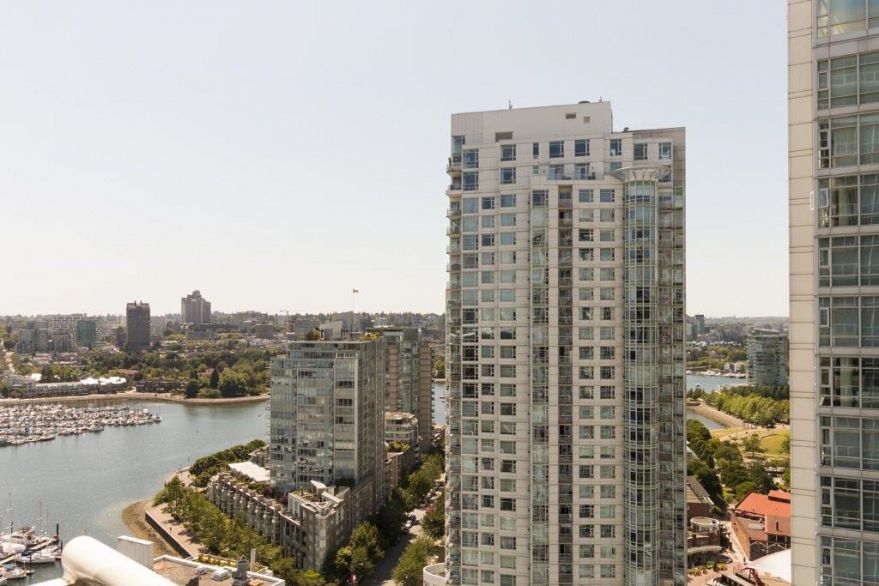 2802 193 AQUARIUS MEWS, Vancouver BC V6Z 2Z2