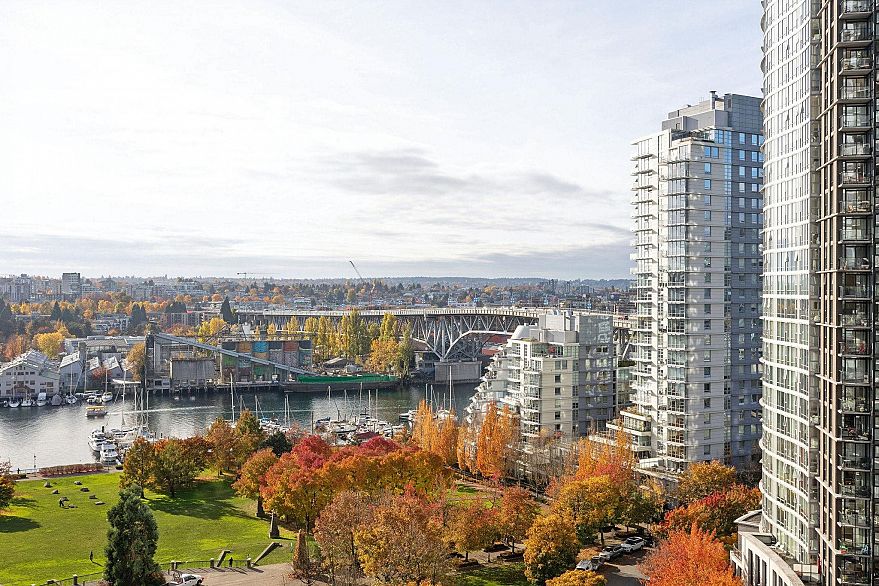 1705 1438 Richards Street