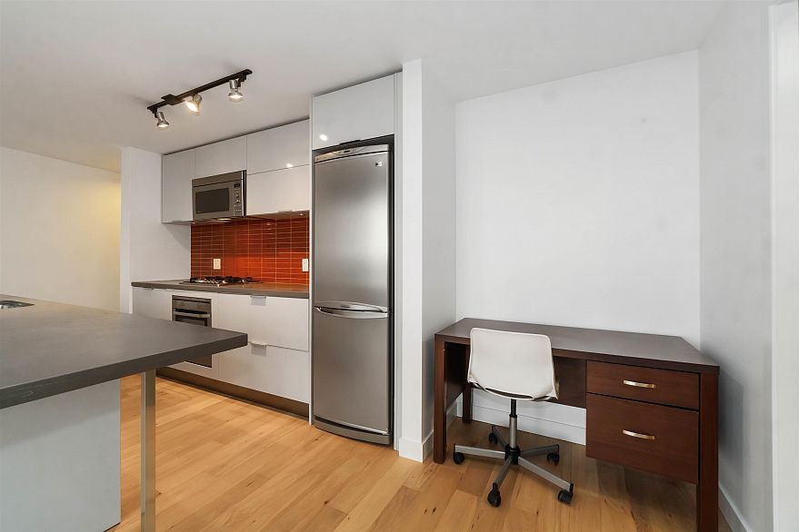 2803 108 W Cordova Street