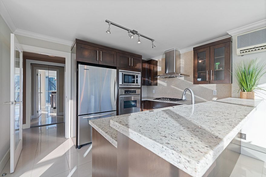 2303 1415 W Georgia Street