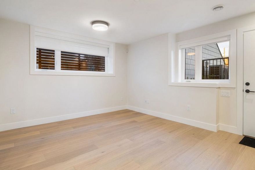 1 1933 Templeton Drive