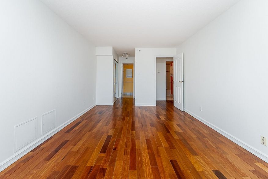 1304 283 Davie Street