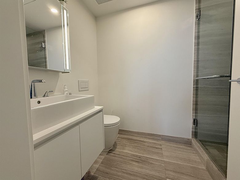 3605 1480 Howe Street