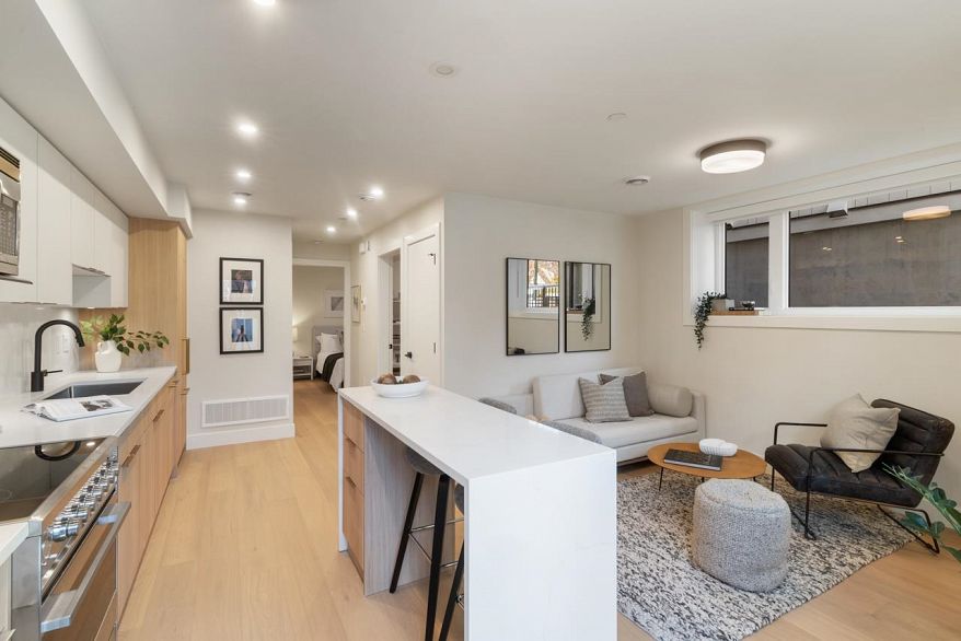 1 1937 Templeton Drive