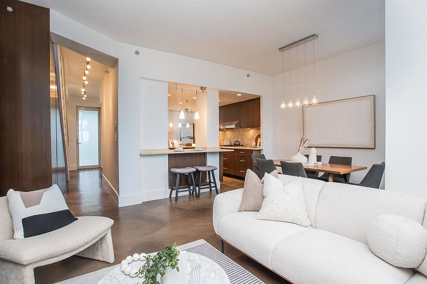 THA 1199 Marinaside Crescent