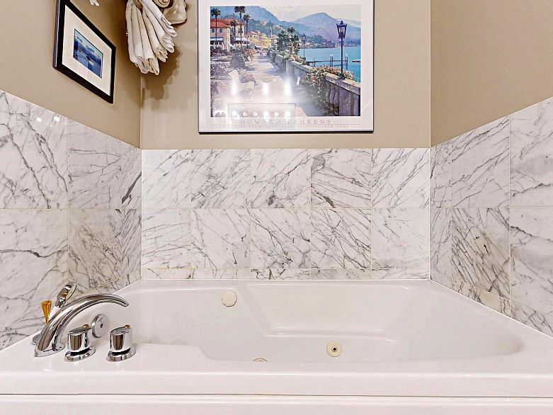 301 1888 Alberni Street