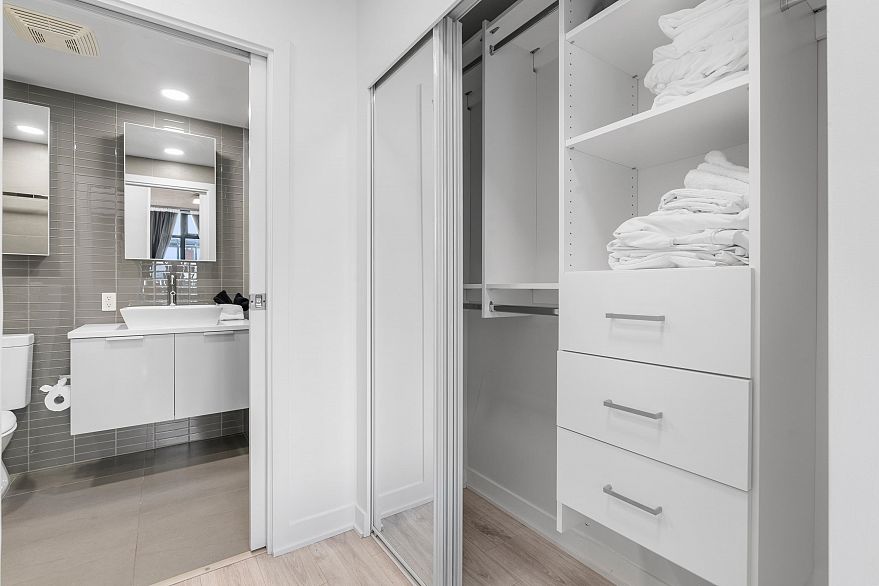 801 128 W Cordova Street